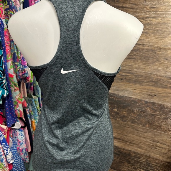 Nike Gray Dri Fit Fitted Sleeveless Tank Top - Picture 3 of 7